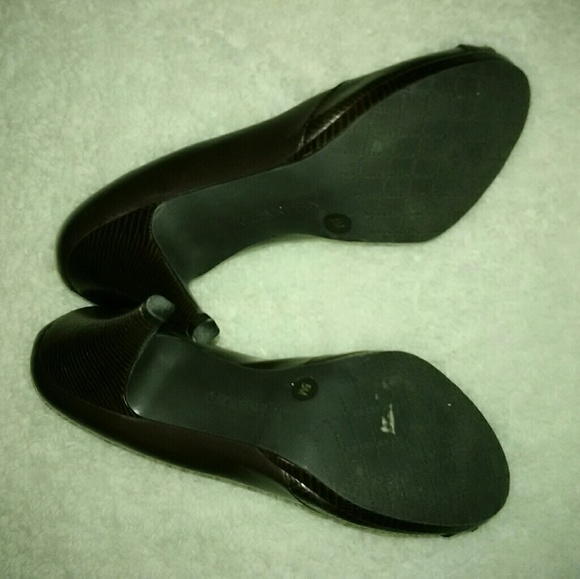 Shoes - Picture 4 of 4